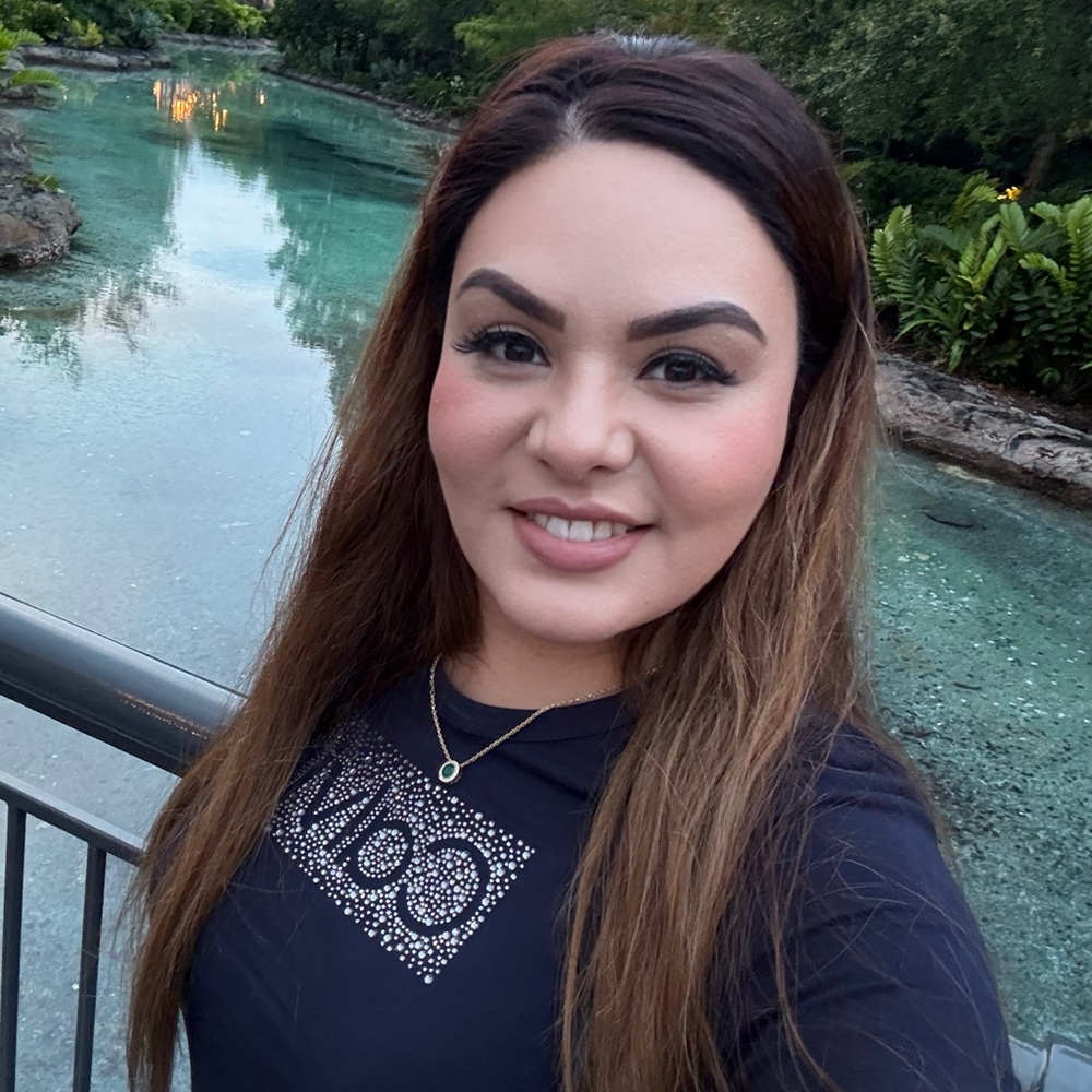 Meet your Posher, Neila